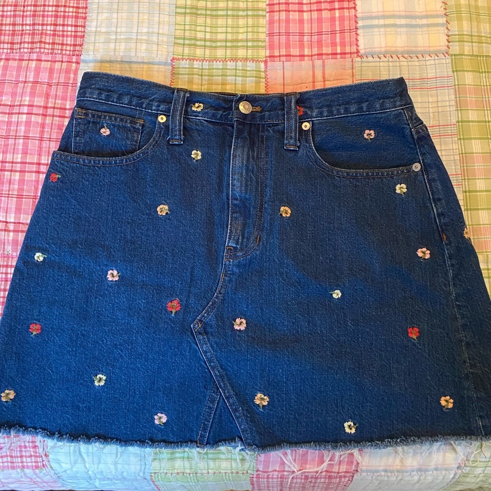 Madewell embroidered denim mini skirt size 29
